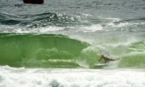 Roxy Pro Gold Coast : Pauline Ado éliminée en quarts