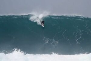 Le clip du week-end : ‘Black Friday’, Banzai Pipeline