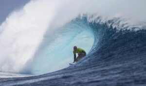 Kelly Slater se blesse au pied à Fidji