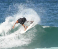 Kelly Slater teste de nouvelles planches