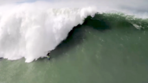 Sauvetage limite à Nazaré