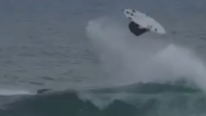 John John Florence paye son back-flip