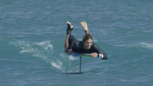 Kai Lenny teste le bodyboard foil !