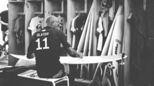 Blessé, Kelly Slater sera forfait à Saquarema