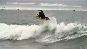 Un candidat au titre de surfeur le plus complet au monde