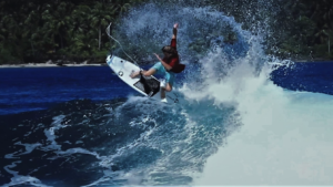 Benjamin Sanchis et Alex Bauduin aux Mentawai