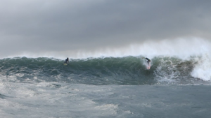 Un spot basque marche dans la tempête