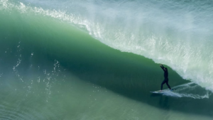 Russell se glisse en douce sous ce slab du sud de Sydney