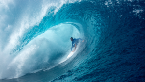 [BEST OF] Gros swell à Teahupoo : les premières vidéos