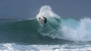 John John Florence découpe Haleiwa