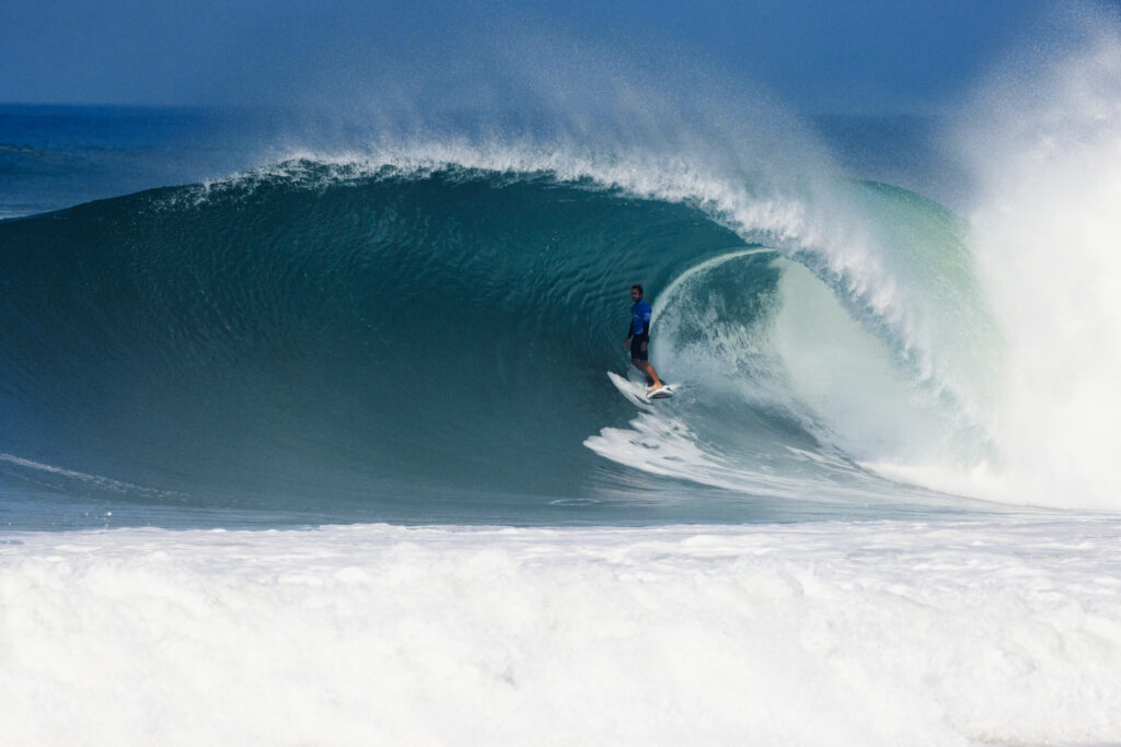 Quiksilver Festival - Josh Kerr dans un barrel