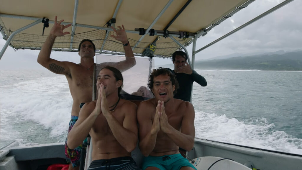 Surfeurs tahitiens