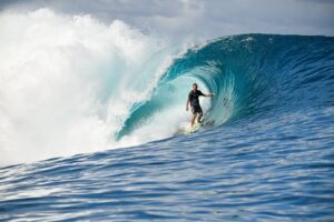 Voilà comment les surfeurs Français préparent les JO à Teahupo’o