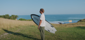 Board test : la Flying Carpet de Manipura Surfboards sous les pieds de Jules Agazar