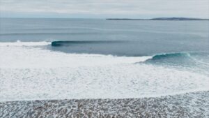 Un documentaire entre surf et enjeux de société