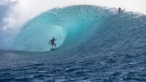 Tunnel Vision, l’art du surf par Shawn Dennis