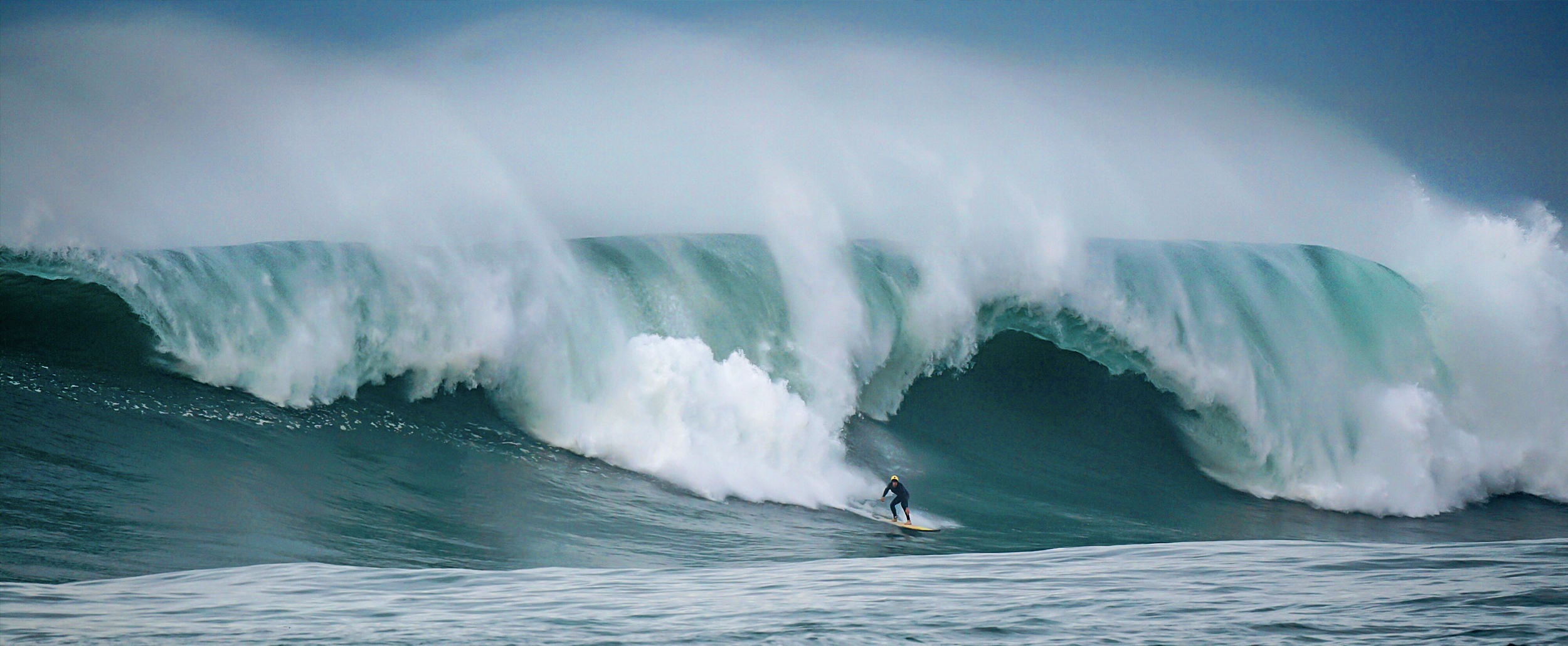 « Session engagée » : le gros flip du big wave rider Sacha Fellous à Parlementia