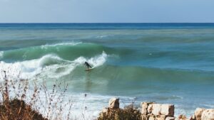 Kepa Acero en quête de vagues entre le Liban, l’Egypte et la Tunisie