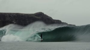 North Stars : Adrien Toyon revient avec un projet vidéo entre surf et portrait visuel