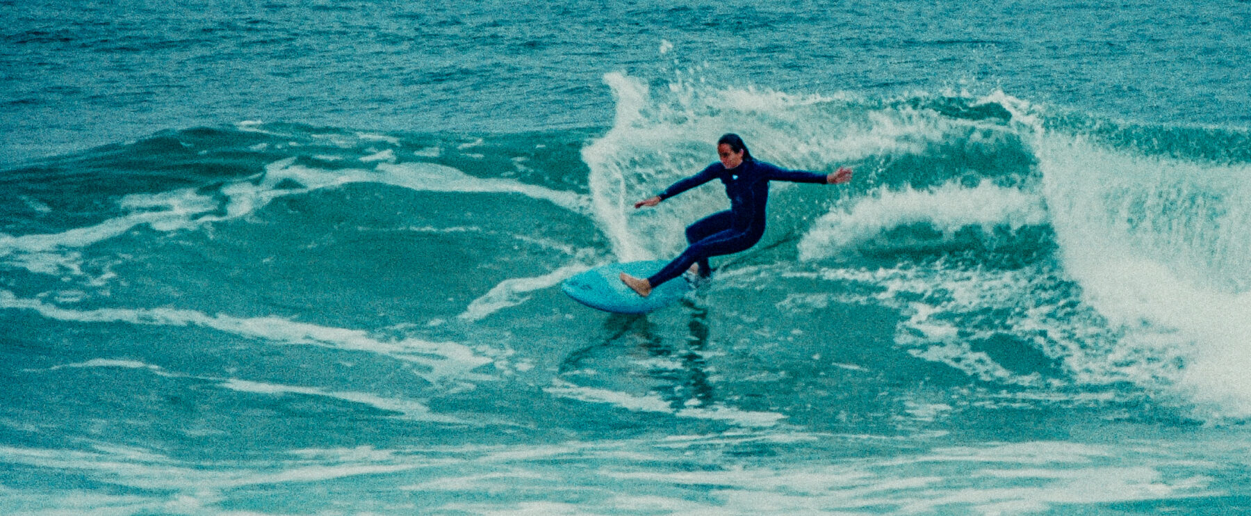 Test wetsuits femmes : Ana Morau a testé les 4/3 pour l’hiver !