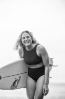 Izzi Gomez : de la Floride à Jaws, une surfeuse de taille