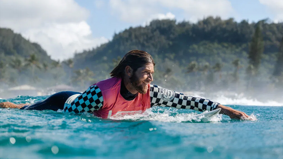 Erin Brooks et Nathan Florence triomphent au Vans Pipeline Masters 2024